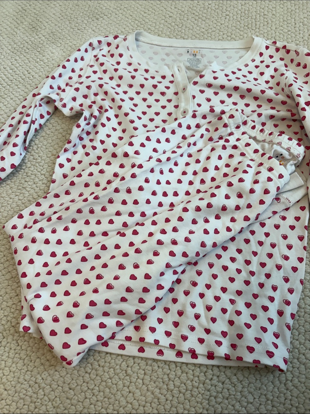 Roller Rabbit White Pajama Set with Pink Heart Print in Kids Size 12